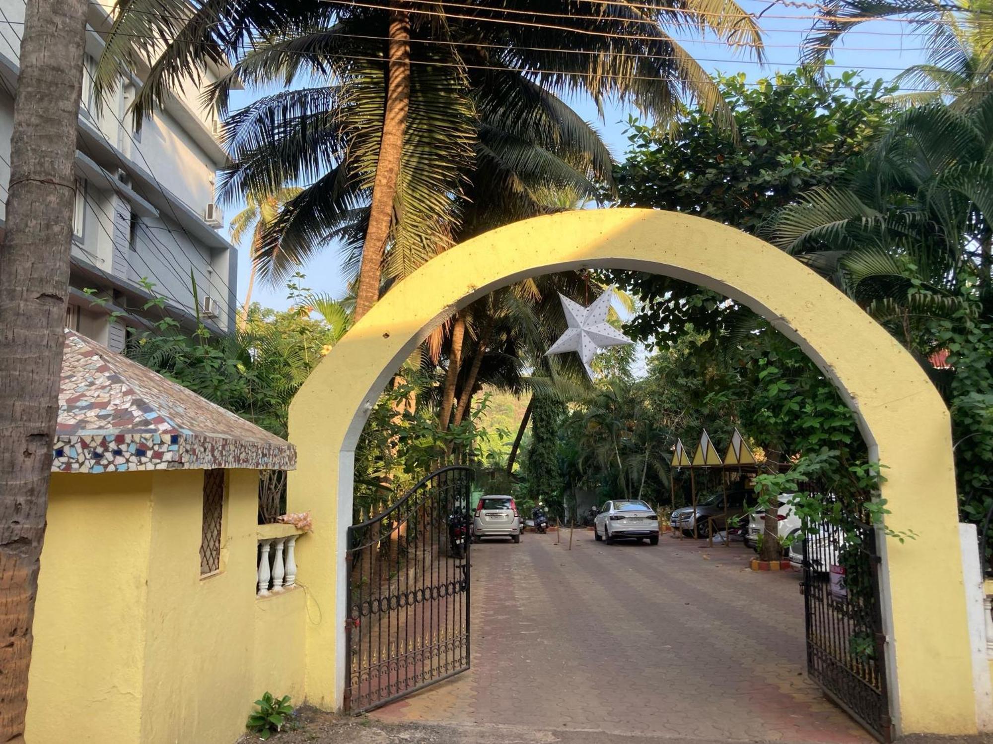 Hotel O Calangute Beach Resort Candolim Kültér fotó